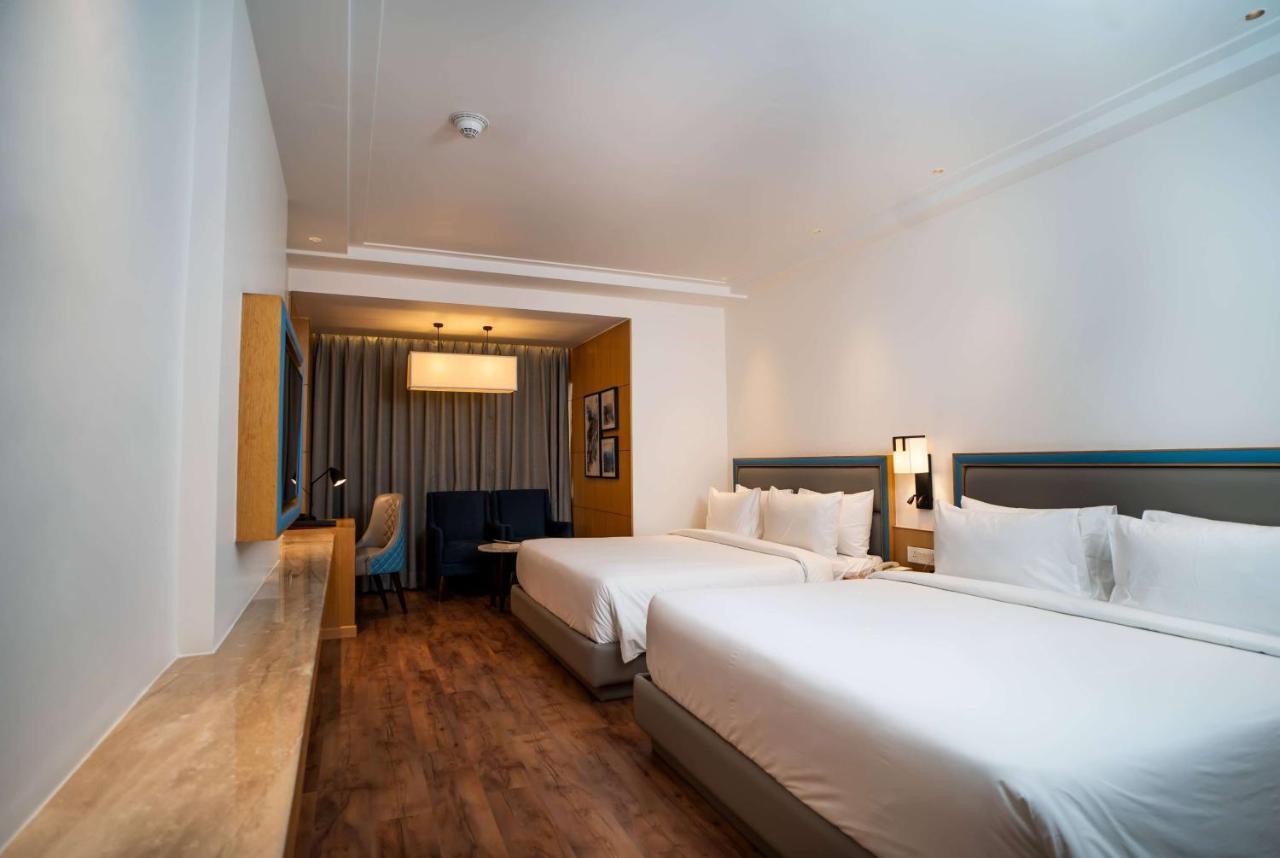 Отель Ramada By Wyndham Katra Station Road Экстерьер фото