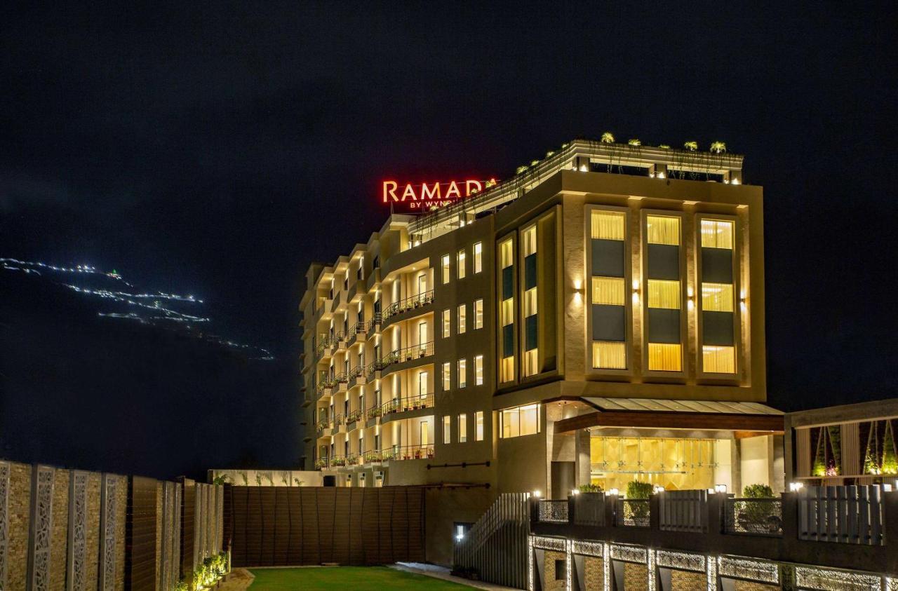 Отель Ramada By Wyndham Katra Station Road Экстерьер фото