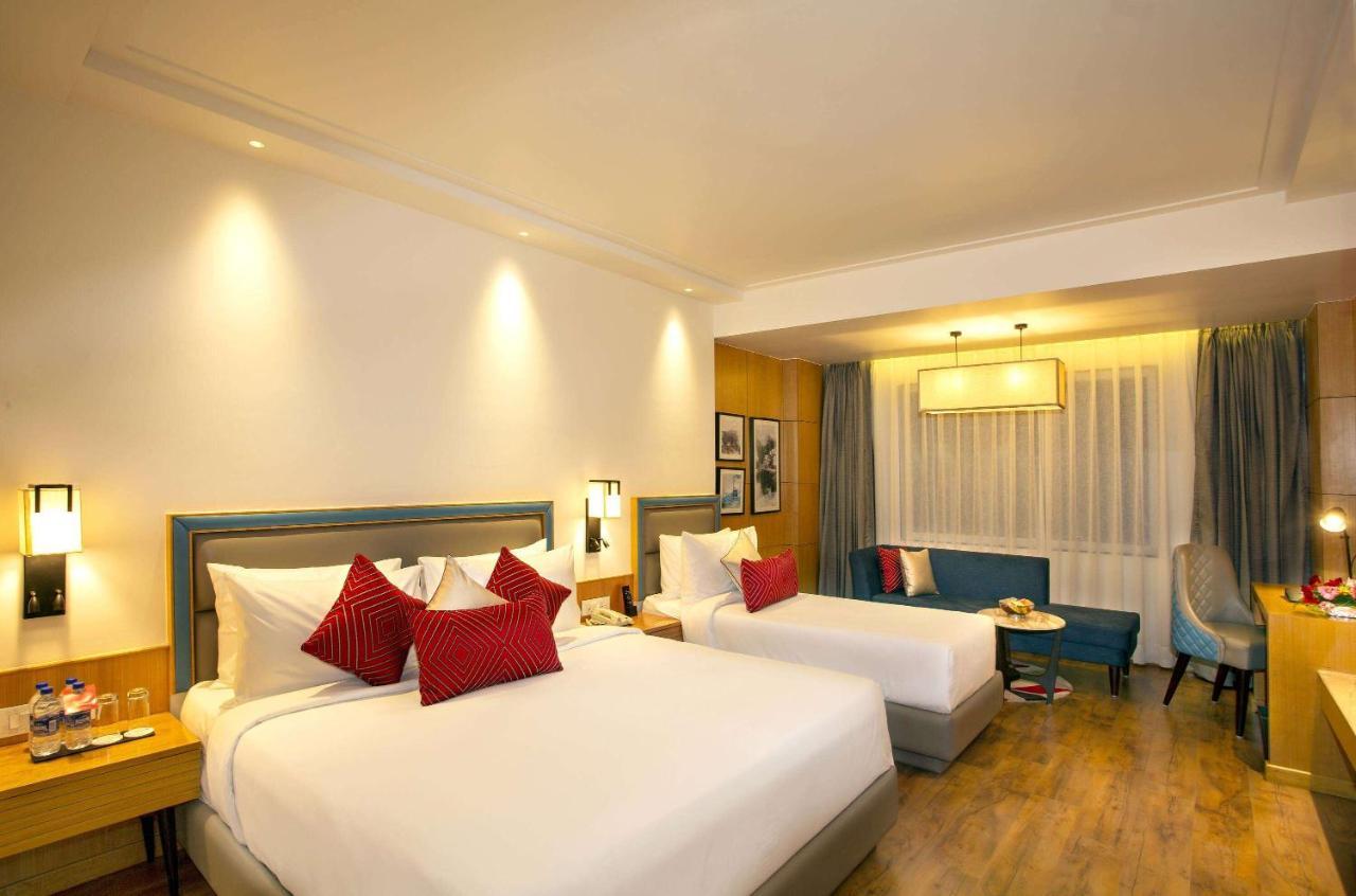 Отель Ramada By Wyndham Katra Station Road Экстерьер фото